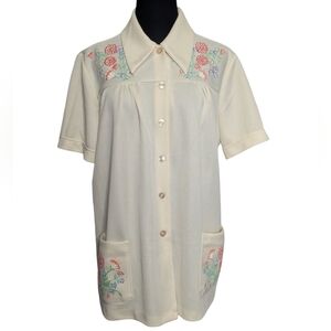 Vintage Land N Sea Dagger Collar Embossed Flower Top